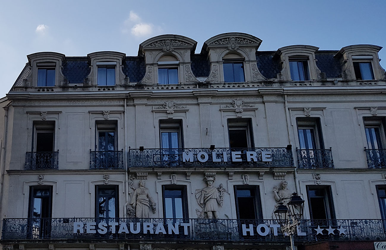 Façade Hôtel Molière Pezenas