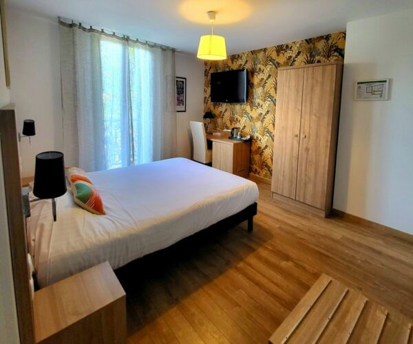Hotel-moliere-20250507_171133_1036_1200